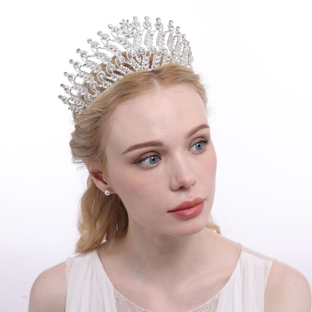 Vương miện hoa hậu dáng cao đá hoa văn màu trắng mới
