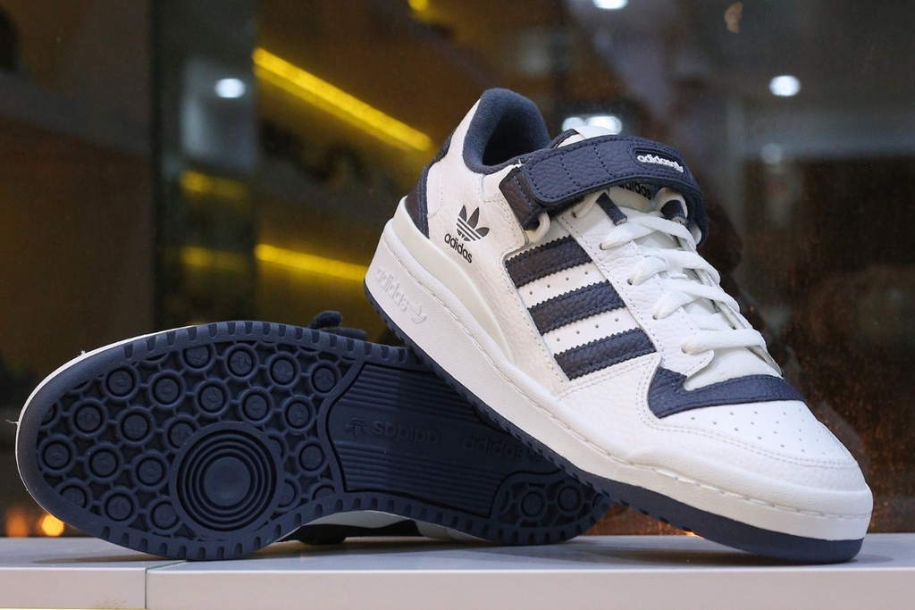 Đánh giá Giày Adidas Forum