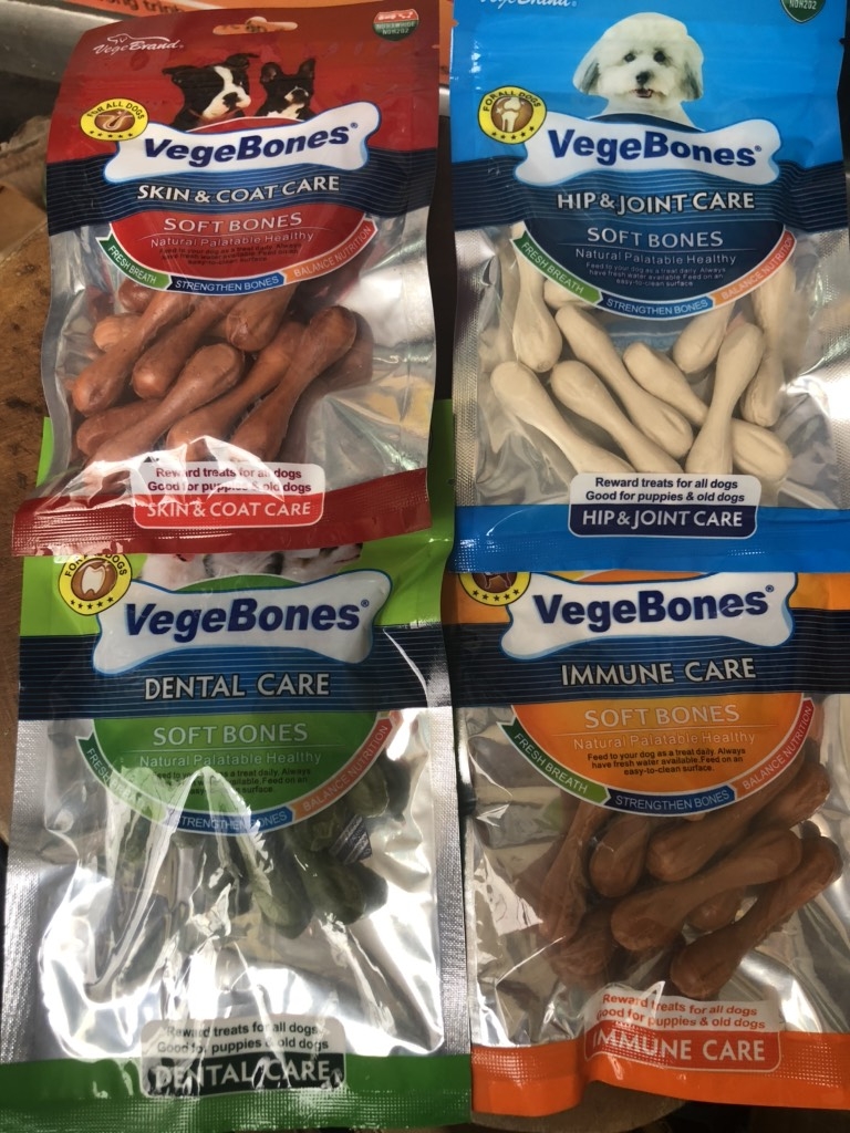 Xương VegeBones 60G ( Trà Xanh/ Sữa/ Bò/ Gà )