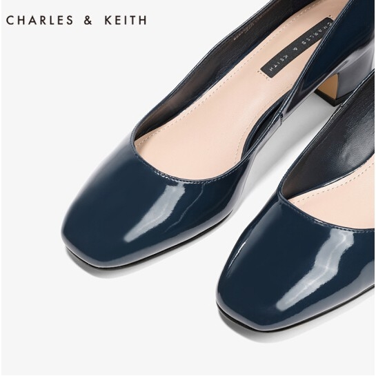 Giày nữ Charles & Keith màu xanh navy CK1-60920070