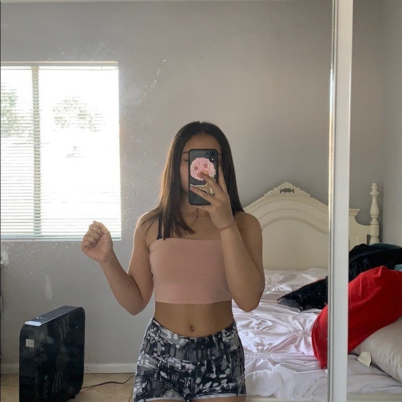 Áo quây croptop nhiều màu H&M Auth new tag có sẵn 0733749001