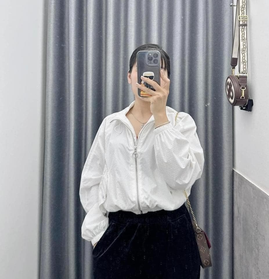 Áo khoác gió mỏng cao trụ đai chun Bershka Auth New Tag có sẵn 3314/085 3314085