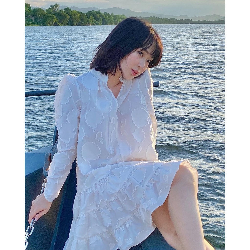 Váy ngắn thêu sóng H&M Auth new tag có sẵn 0909370001