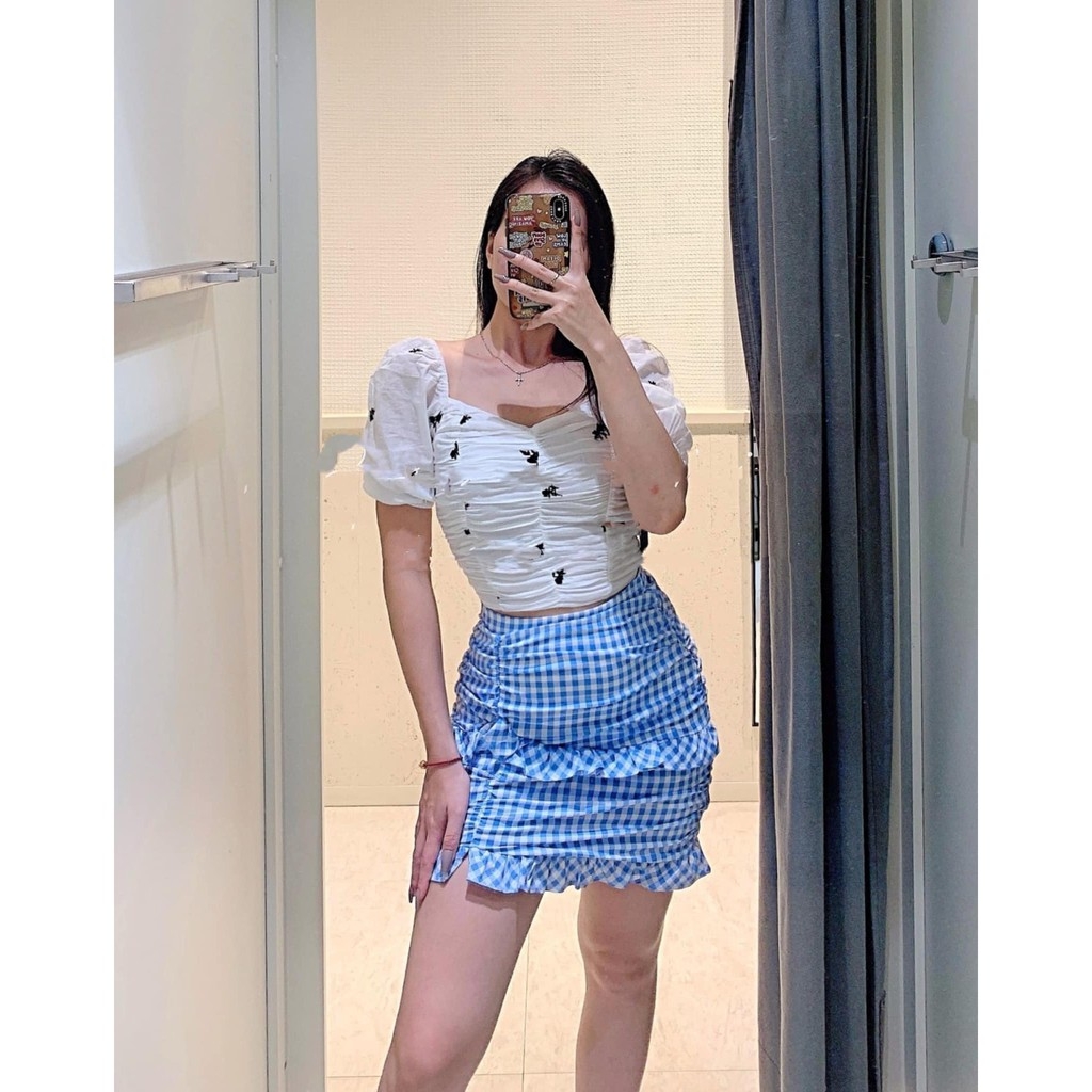 Áo kiểu dáng ngắn thêu hoa Stradivarius Auth New tag có sẵn 6043/533 6043533