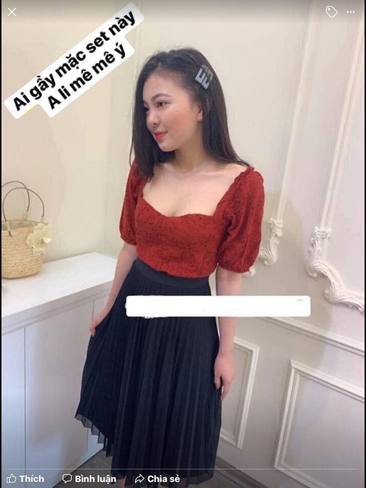 Áo croptop tay bồng, chun eo Bershka Auth New Tag có sẵn 2223/274 2223274