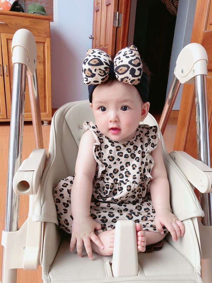 Váy cánh tiên bé gái chất liệu cotton họa tiết báo H&M Auth New Tag có sẵn 0928133002