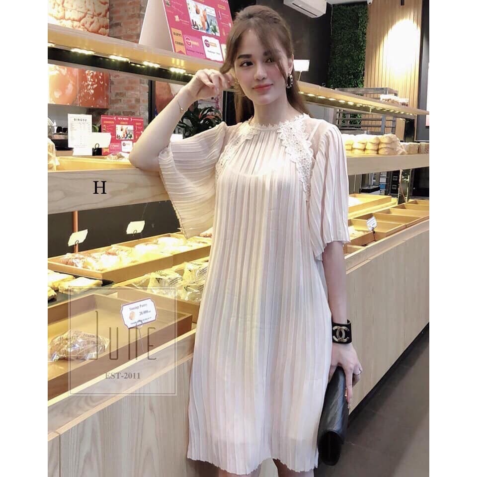 Váy Zara dáng suông ngắn phối ren xếp ly auth new tag có sẵn