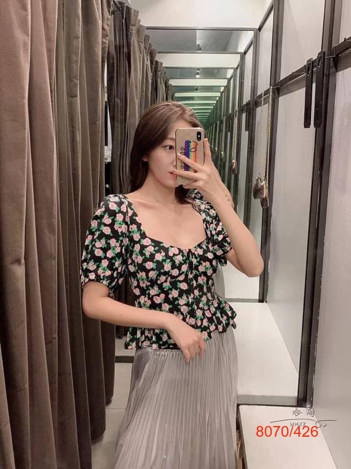 Áo crop cổ tim chun lưng Zara Auth New Tag có sẵn 8070/426 8070426