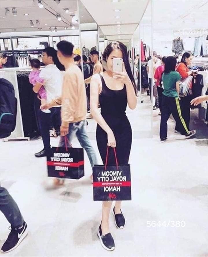 Váy hai dây dáng ngắn ôm body cổ trễ xẻ vạt sau Zara Auth New Tag có sẵn 5644/380 5644380