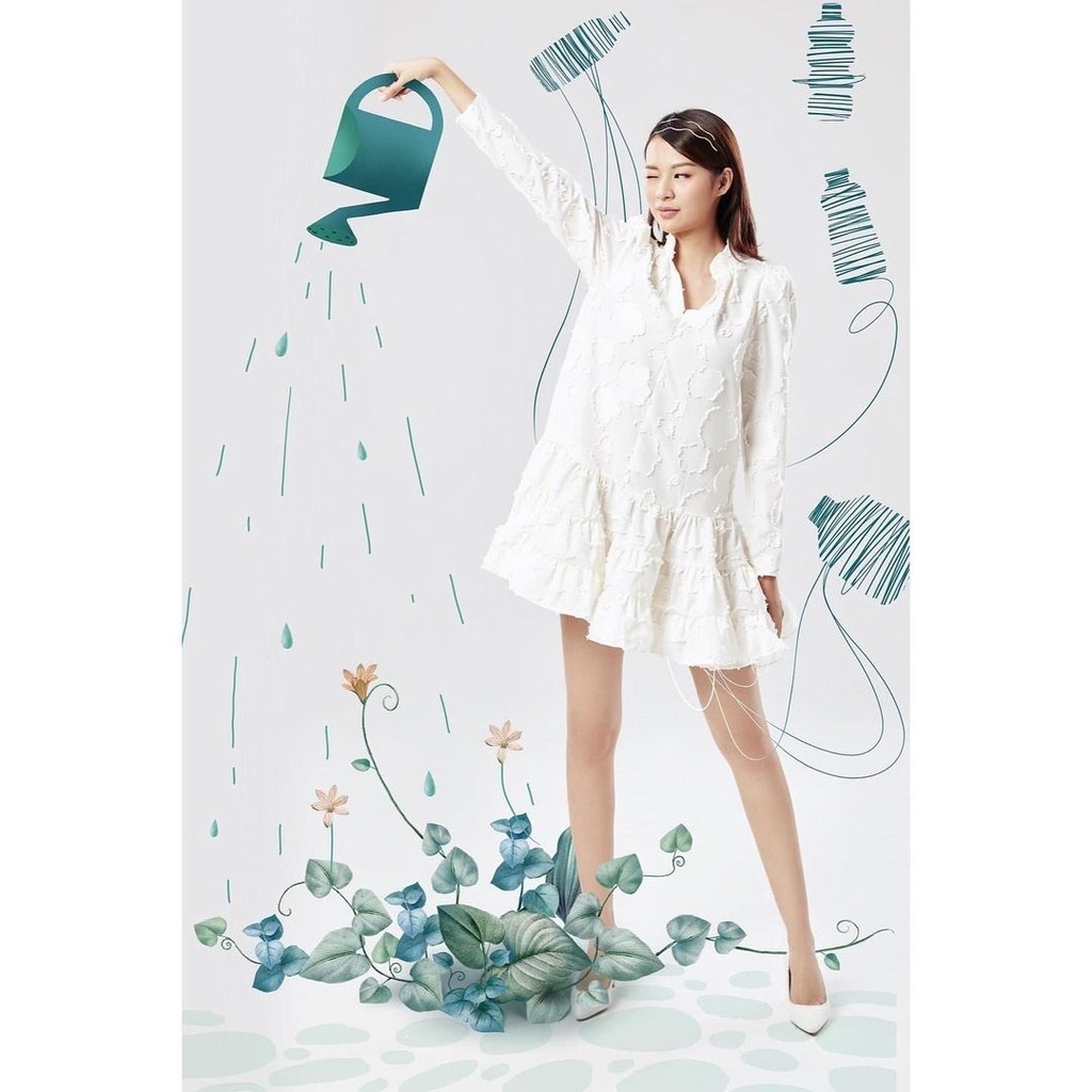 Váy ngắn thêu sóng H&M Auth new tag có sẵn 0909370001