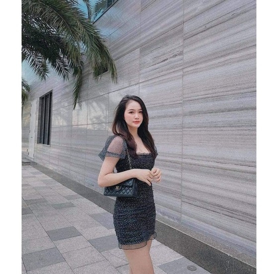 Váy chấm bi ngắn dáng ôm viền chun eo H&M Auth new tag có sẵn 0887714004