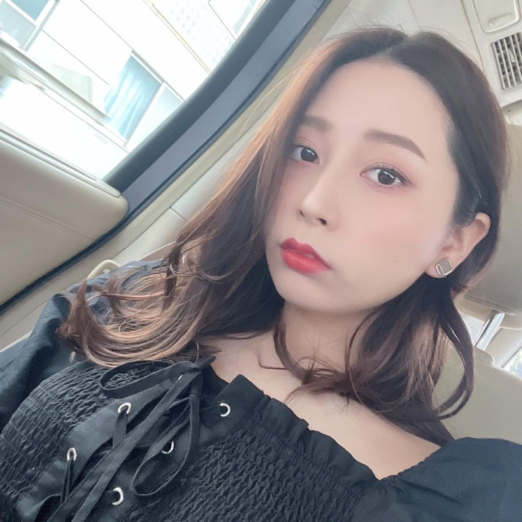 Áo kiểu dáng chun eo H&M x NiziU Auth New Tag có sẵn 0973868002