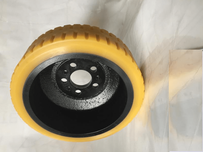 banh-pu-van-chong-truot-230x75-82-45-xe-nang-dien-hangcha