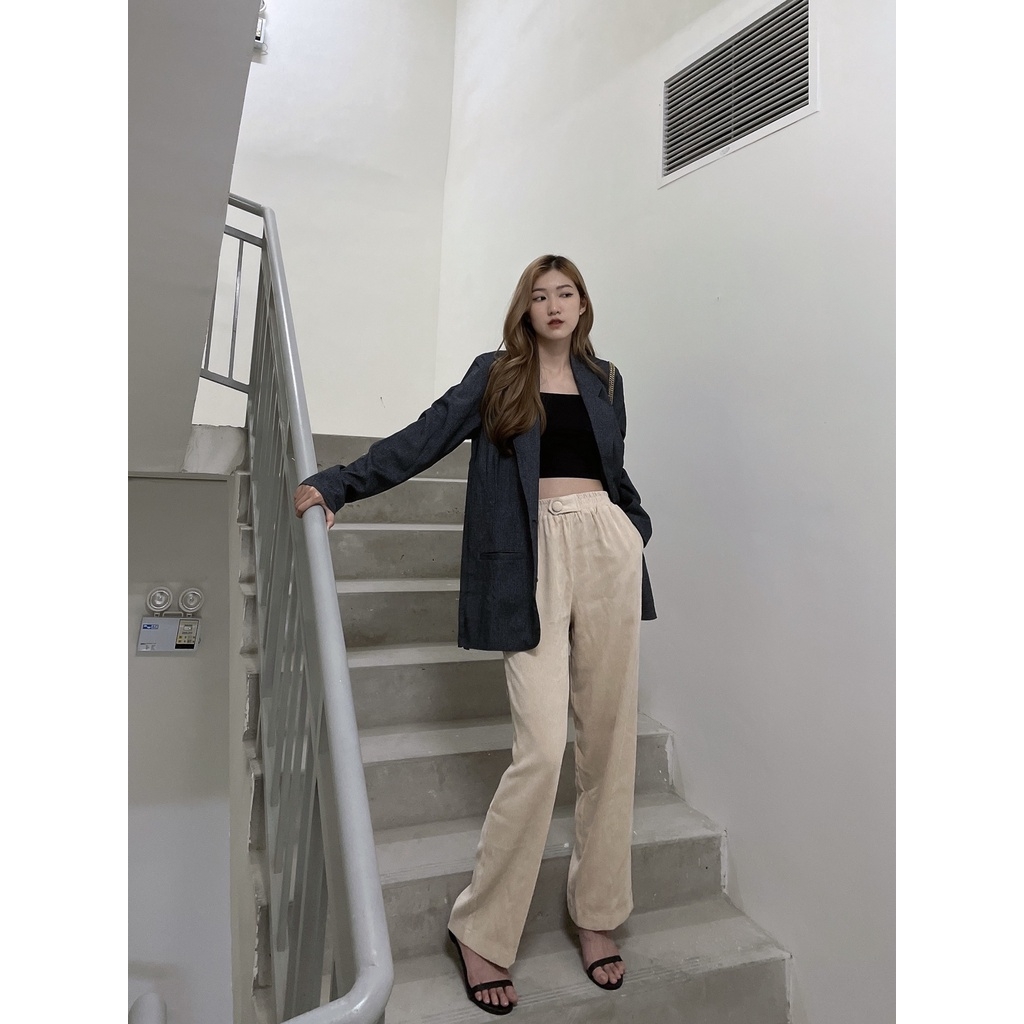 [HCM] Áo vest nữ cách điệu hai túi Lovadova 21O11C002 - Đen