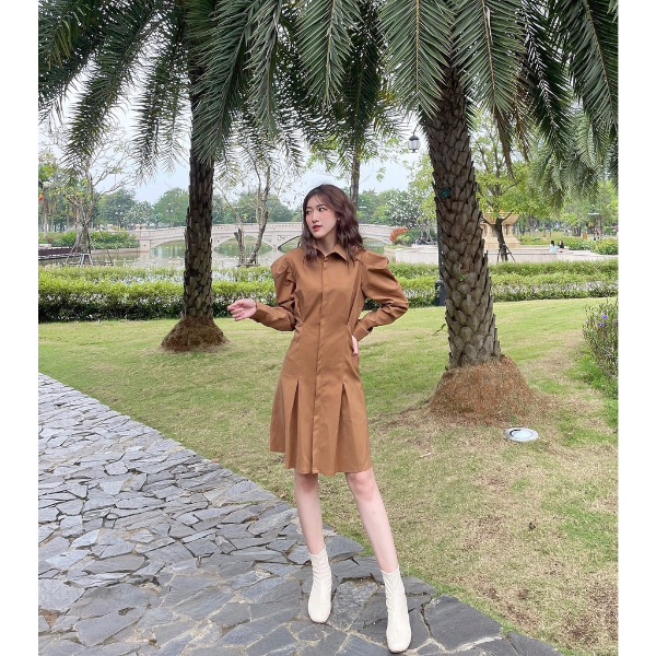 [HCM] Đầm dáng suông, dài tay, cách điệu nhún eo, cổ sơ mi, ống tay bèo, tà xẻ, Lovadova 22D03C004 - Màu gạch