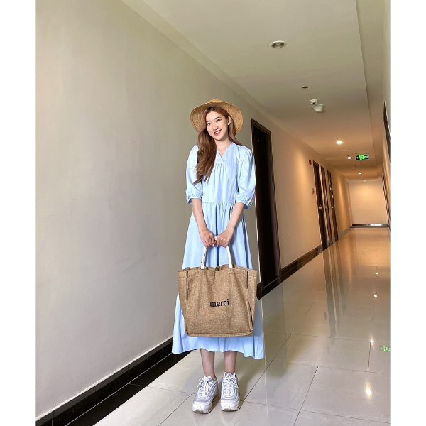 [HCM] Đầm dáng suông dài tay, cách điệu xếp ly Lovadova 21D01C007 - Xanh lơ