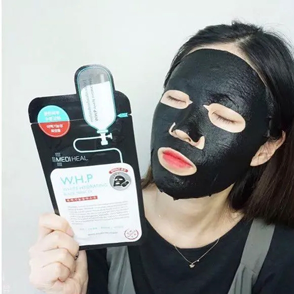 Mặt nạ than hoạt tính giúp làm trắng da Mediheal W.H.P White Hydrating Black Mask - Miếng 25g