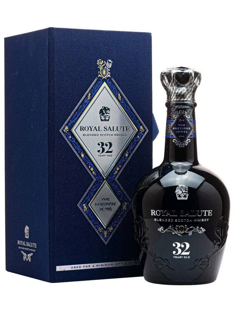 Rượu whisky pha trộn Scotland Royal Salute 32 năm