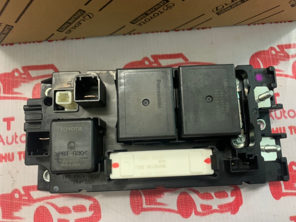 G92Z048011 Hộp cầu chì Lexus RX450H Chính hãng G92Z0-48011