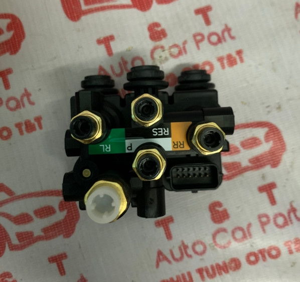 LR113342 Van chia hơi nâng gầm sau Land Rover LR113342