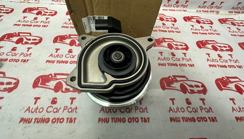 A0005001986 Bơm nước phụ GLA45 AMG 2014 A0005001986