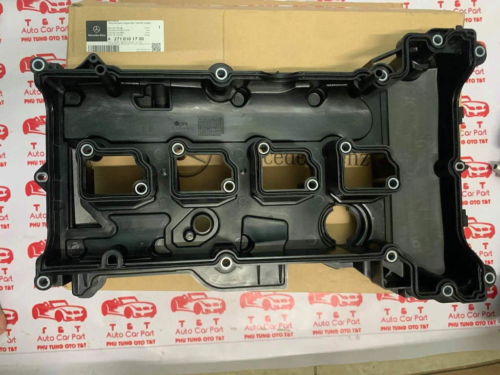 Nắp Van Động Cơ  MERCEDES BENZ W204 W212 W207 C250  A2710101730