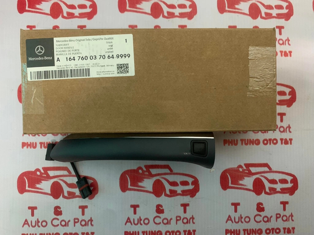 Tay nắm cửa MERCEDES Ml W164 RHD A1647600370