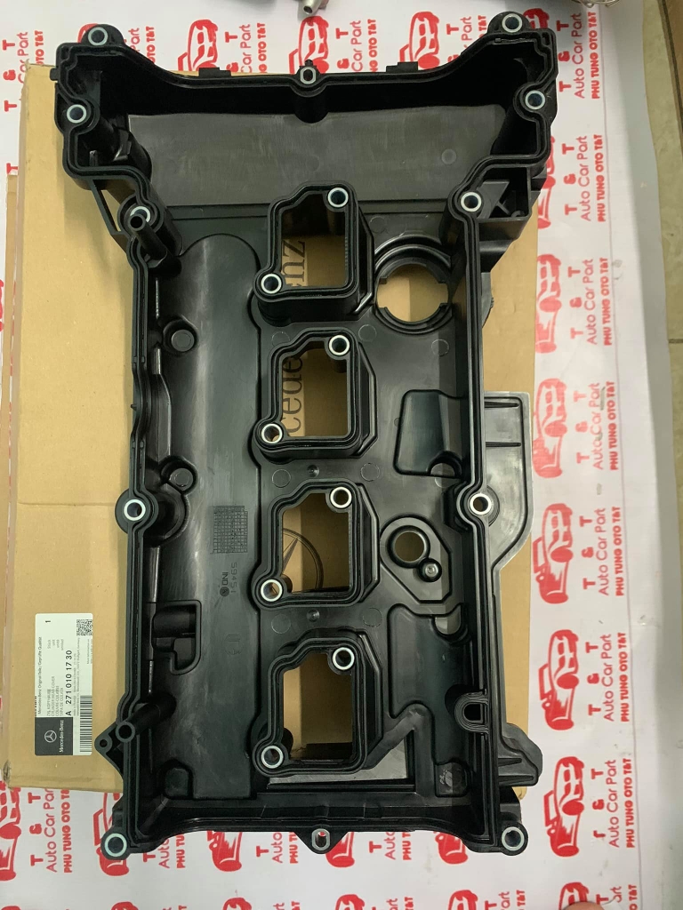 Nắp Van Động Cơ  MERCEDES BENZ W204 W212 W207 C250  A2710101730
