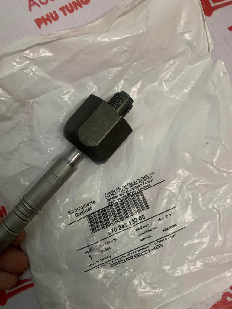 97034713300 - Rô tuyn lái trong xe Porsche Panamera