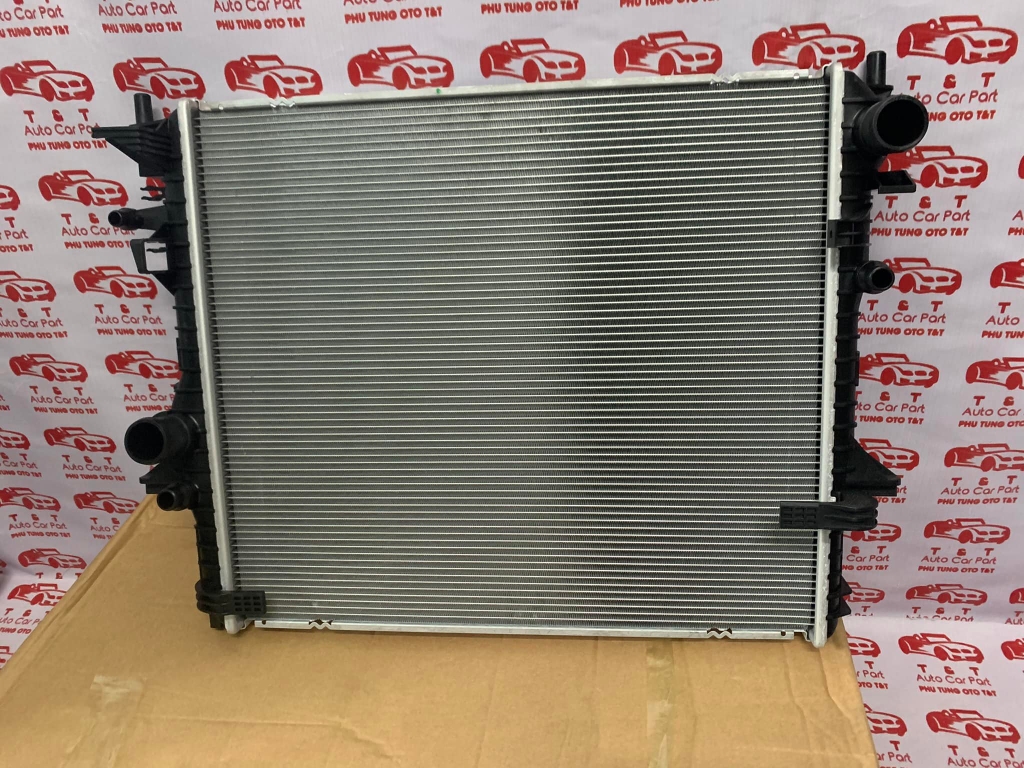 C2D38735 Két nước làm mát động cơ C2D38735