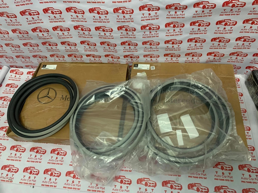 MERCEDES R-CLASS W251 LWB RON CAO SU  CỬA A2516900076