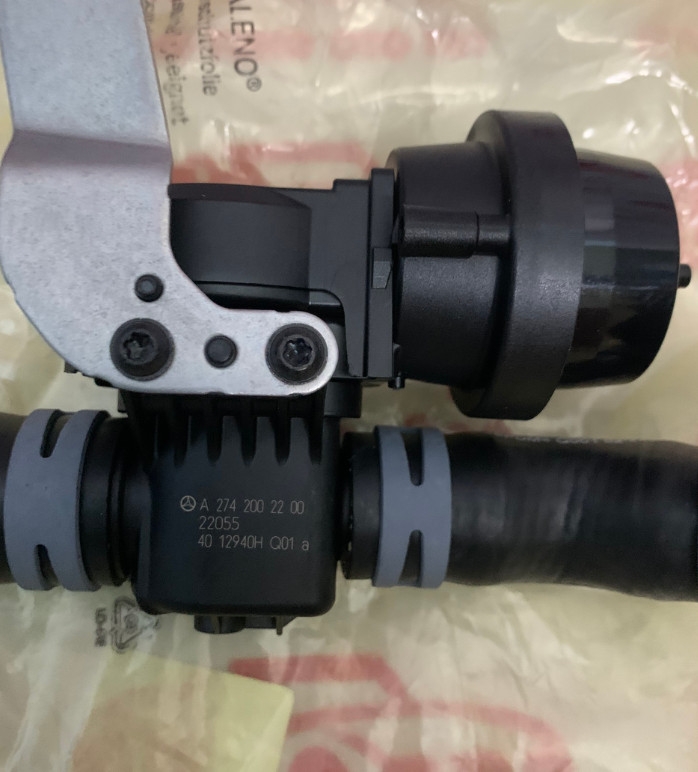 A2742002200 Ống sưởi hệ thông làm mát Mercedes-Benz