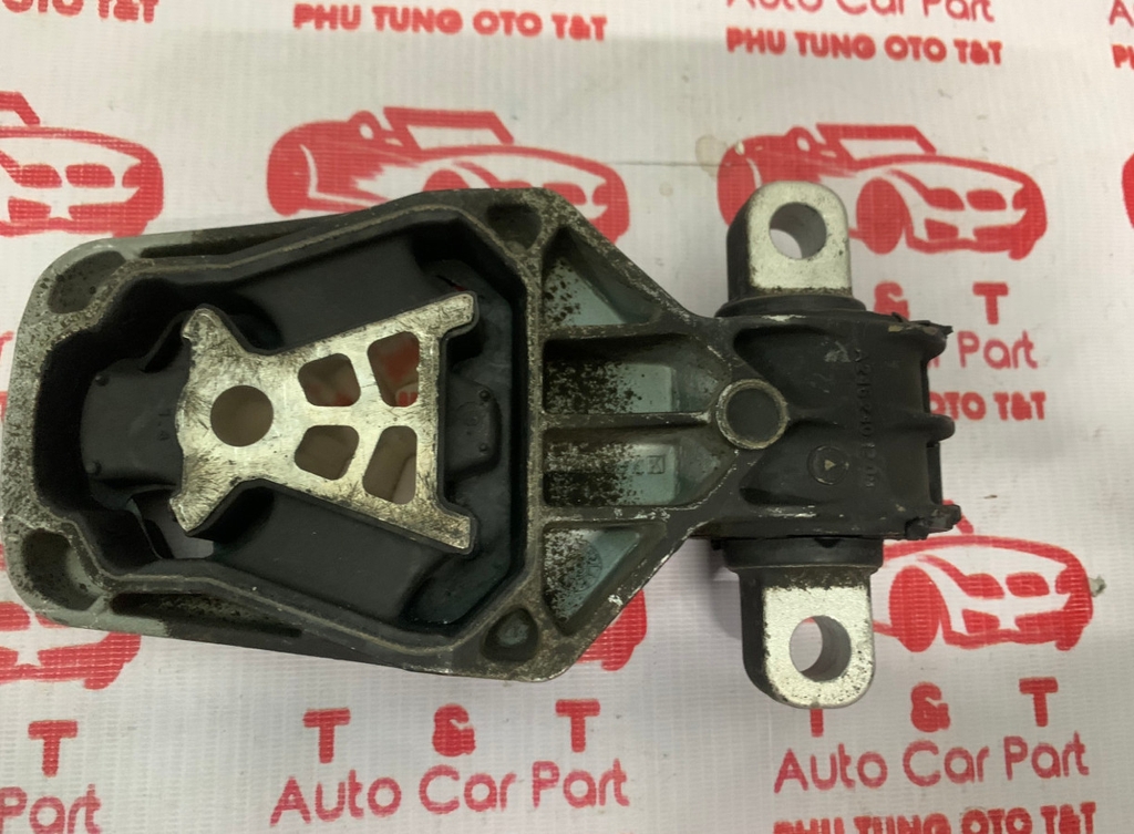 A2462401209   Cao su chân đuôi hộp số GLA200 A2462401209