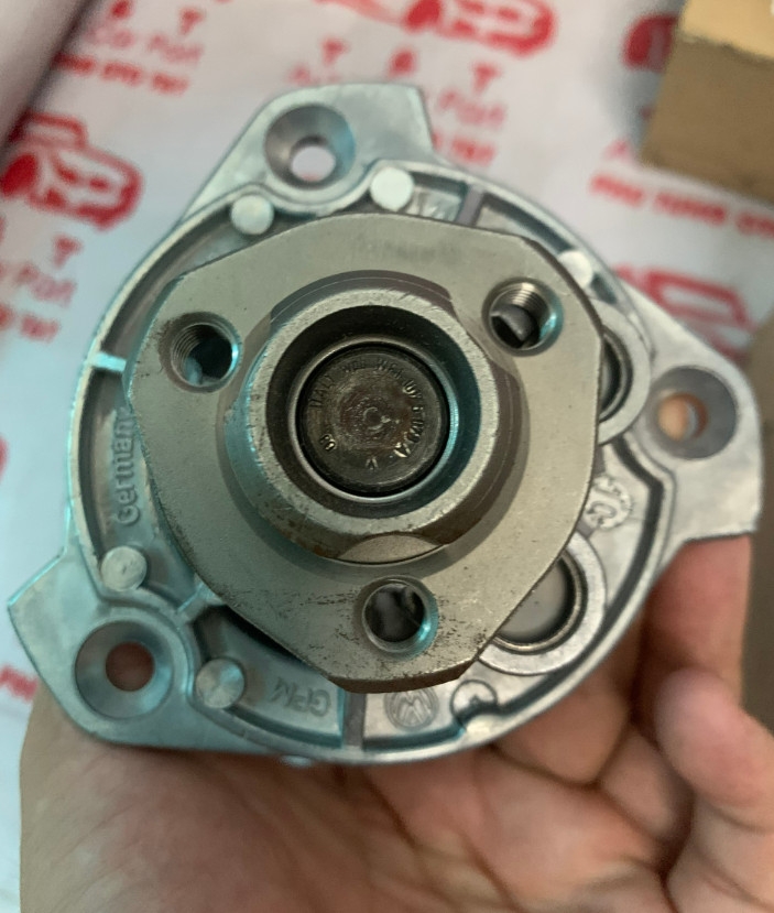 022121011B Bơm nước động cơ Audi 022 121 011 B