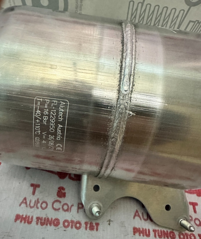 A2213200015- Bầu tích áp Mercedes Benz W221