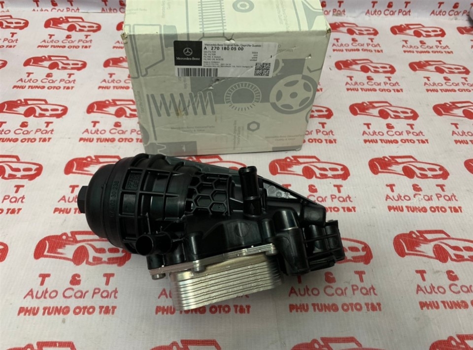 A2701800500 Két làm mát dầu Mercedes GLA200  C180