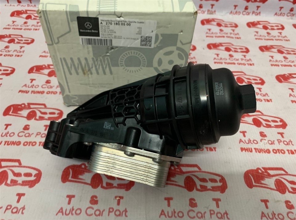 A2701800500 Két làm mát dầu Mercedes GLA200  C180