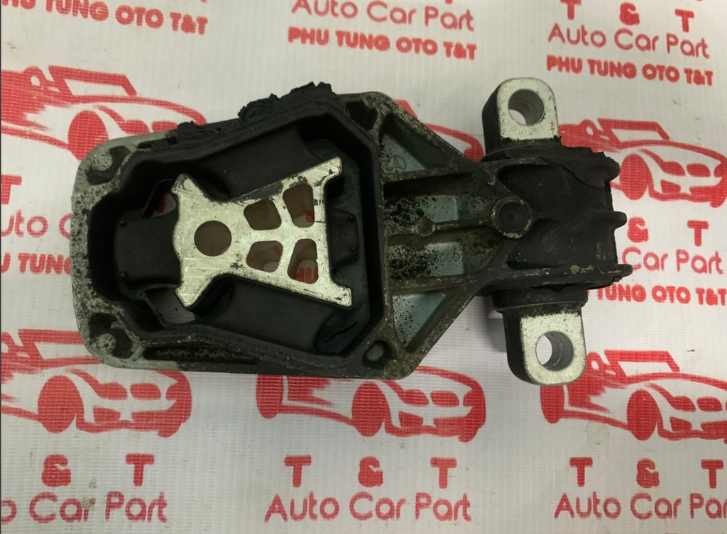 A2462401209   Cao su chân đuôi hộp số GLA200 A2462401209