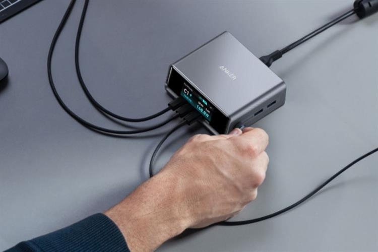 Trạm sạc 6 cổng 4C2A GaN 250W Smart LED Display Desktop Charging Station Anker A2345
