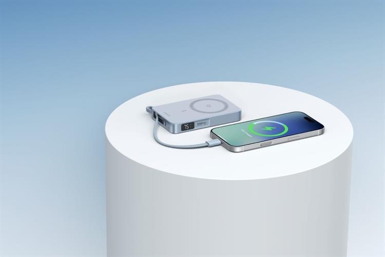 Pin sạc dự phòng Polymer Không dây Magnetic Qi2.2 Type C PD 30W Ugreen PB773 kèm Cáp Type C