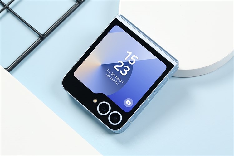 Điện thoại Samsung Galaxy Z Flip6 5G