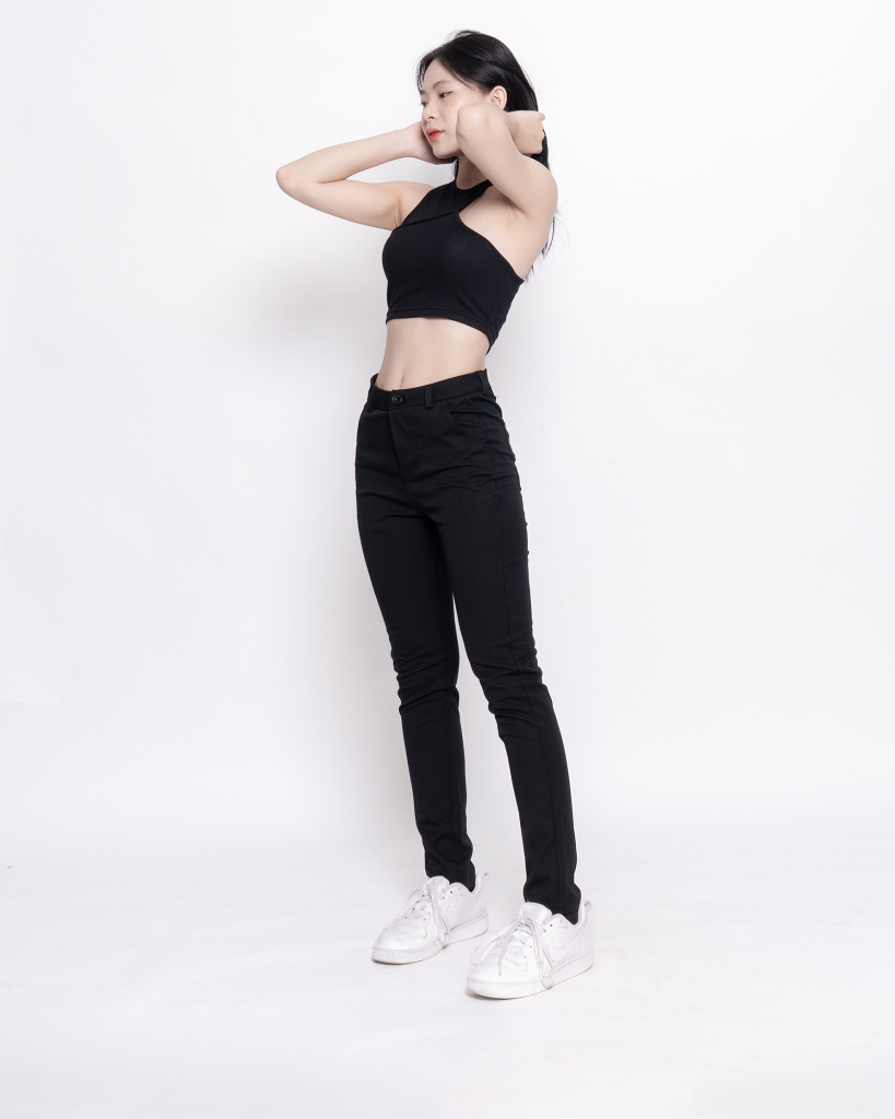 Quần Kaki Nữ Ống Đứng Màu Đen | KQSTYLING Basic Line