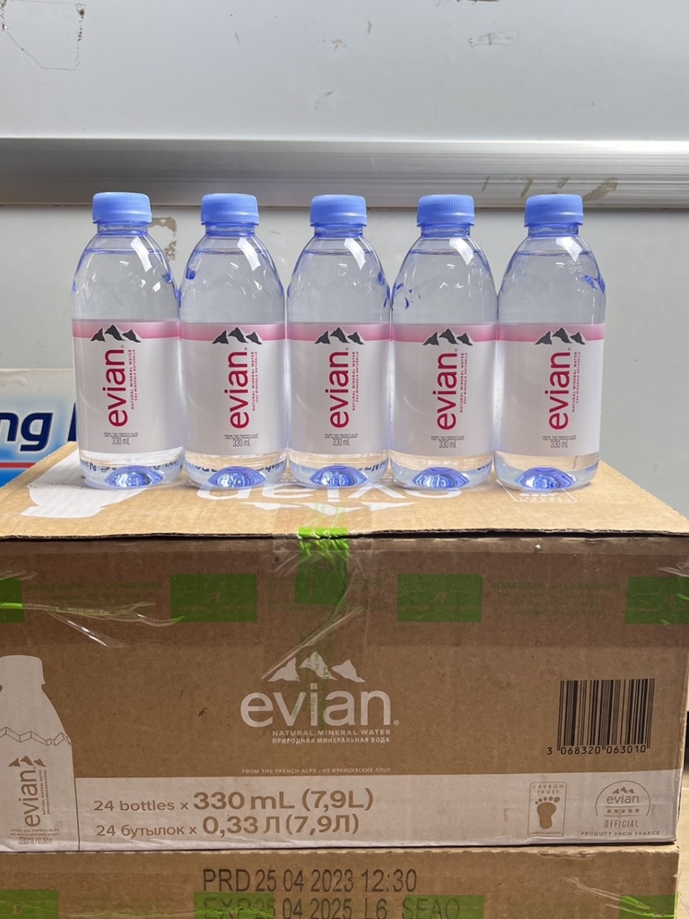 Nước Khoáng Evian (thùng 24 chai) 330ML