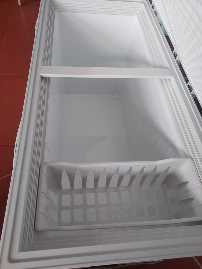Giao xong cặp tủ nguyên đông HPF AD6352 cho a khách tại Bình Thạnh HCM