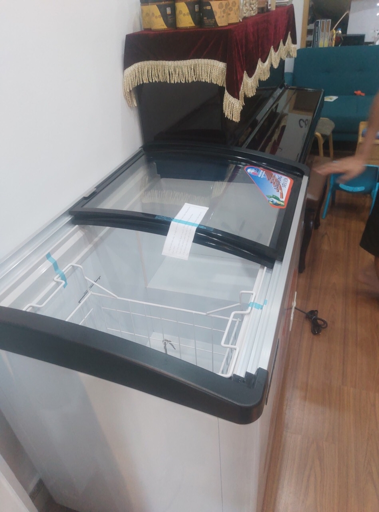 TỦ ĐÔNG KÍNH TRƯNG BÀY 400l