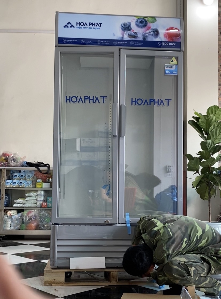 Tủ mát lớn trưng bày Hòa Phát 1 ngăn 2 cánh HSR D6812 1200L (lòng sử dụng trong 812L).