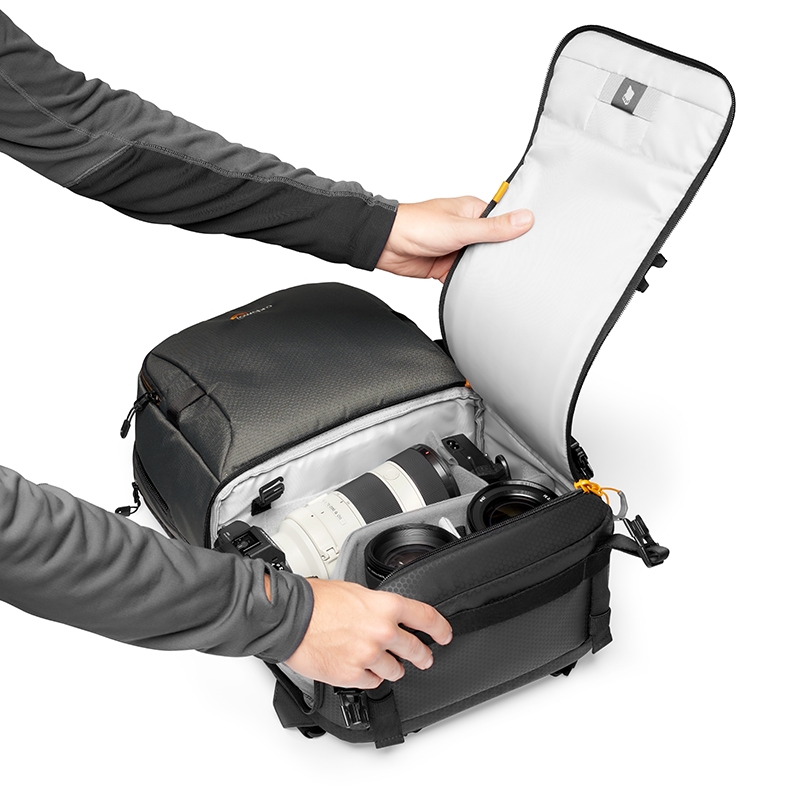 Balo máy ảnh nhỏ gọn Lowepro Fastpack BP 250 AW III - LP37332