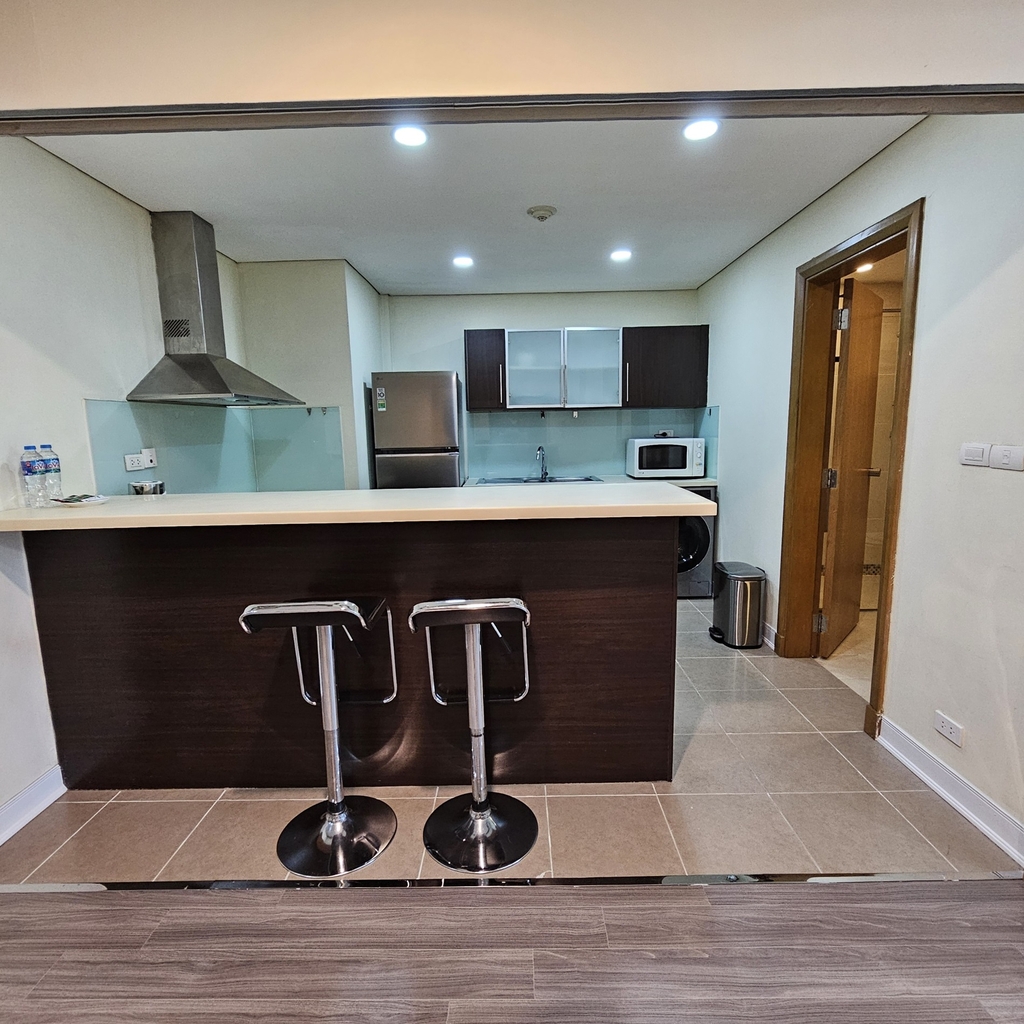 Pacific Place - 2 bed +1 room