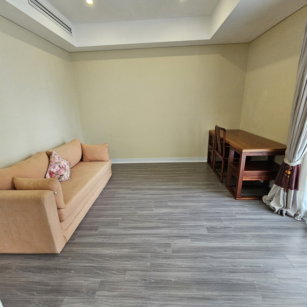 Pacific Place - 2 bed +1 room