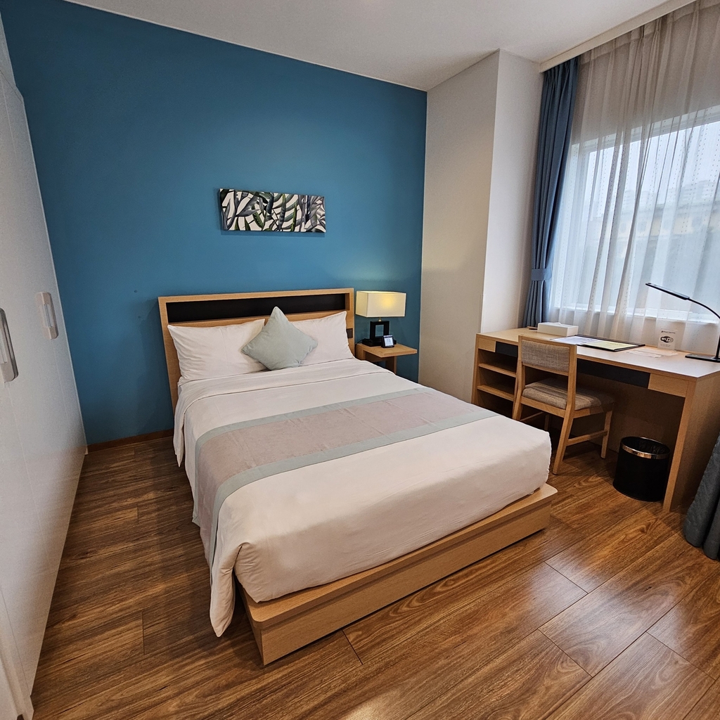 Roygent Parks - Studio 502